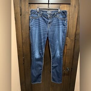 Silver Suki women’s 18 31 length Classic Blue super skinny Jeans zip fly plus